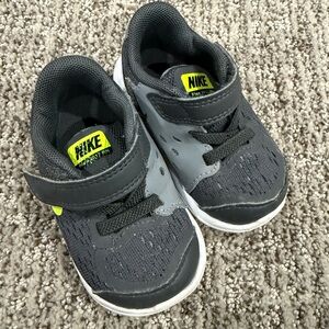 Nike Kids 4C Black and Gray Sneakers
